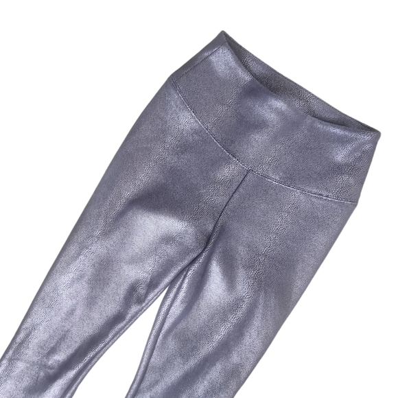 White House Black Market Snake Foil Print WHBM Runway Leggings Size 0 Thick Knit - Picture 5 of 9